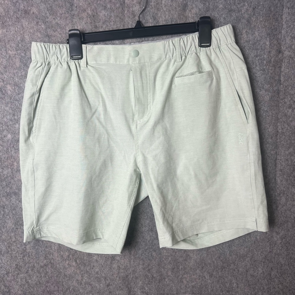 Tasc Men's‎ Large Mint Light Green performance flat front Shorts